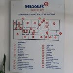 Tabuľa s plnofarebnou potlačou a krytkami Orientačná tabuľa pre firmu Messer