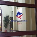 Dvojfarebné vyrezávané logo z fólie Plotrované nápisy