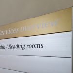 Plotrované nápisy Informačná tabuľa s vyrezávaným textom