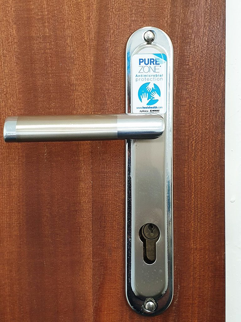 Aplikácia fólie na kľučku