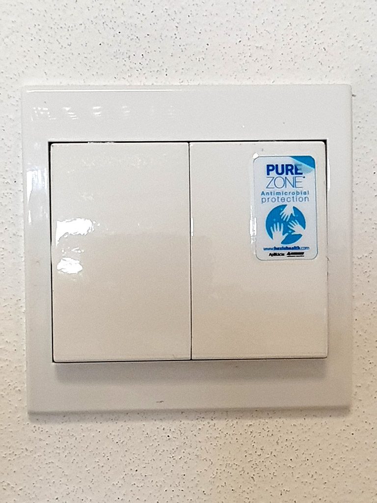 Aplikácia fólie na vypínač